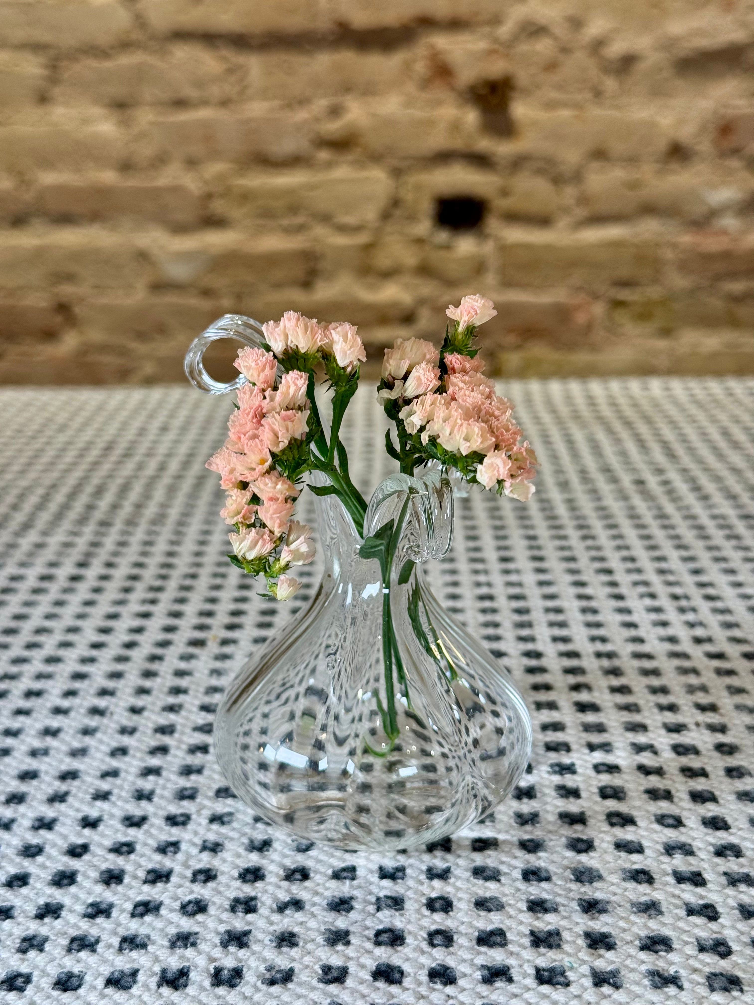 Conjunto de dos floreros de vidrio transparente para flores pequeñas