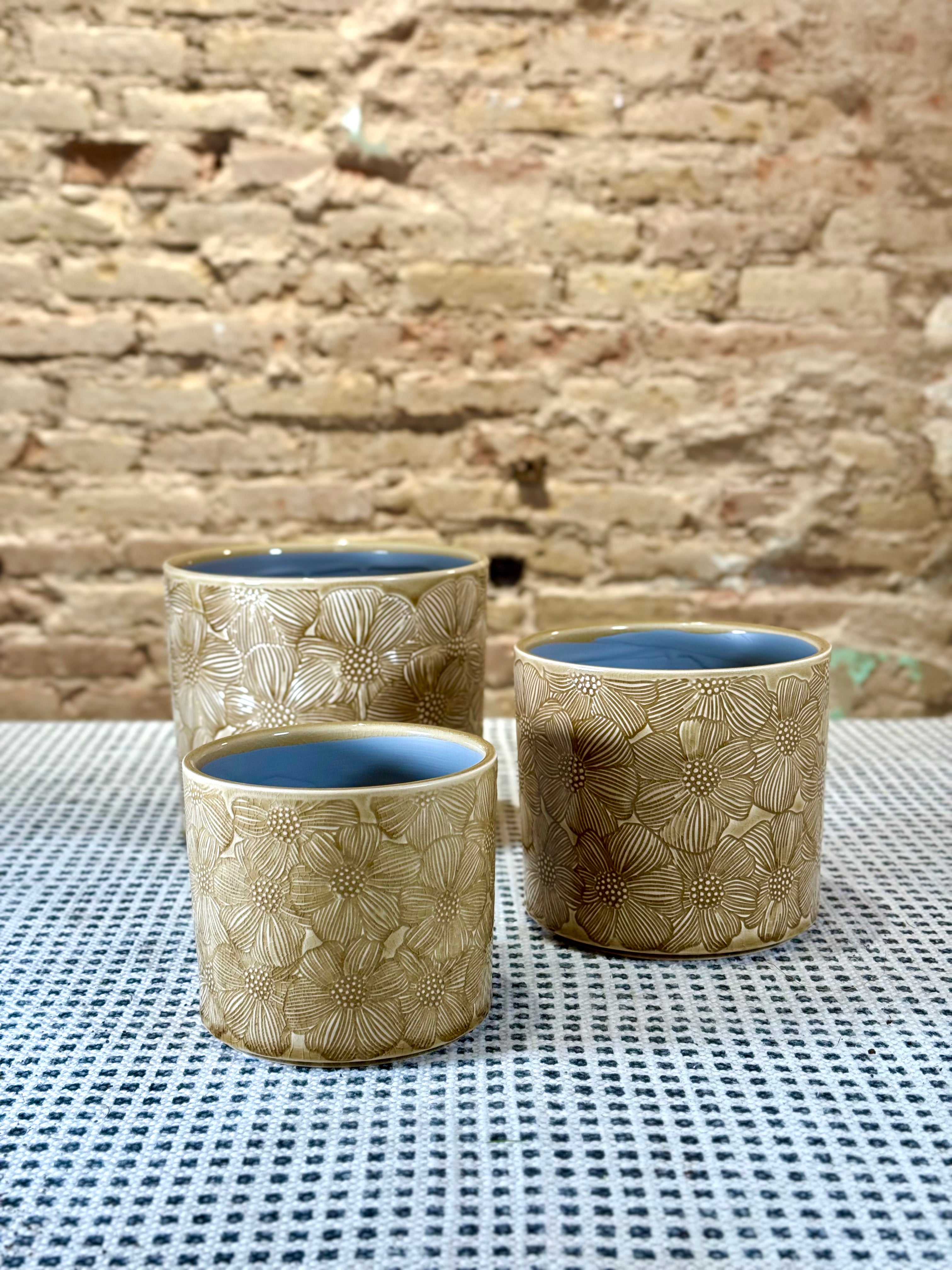 Juego de 3 portamacetas de cerámica esmaltada con motivos florales en marrón